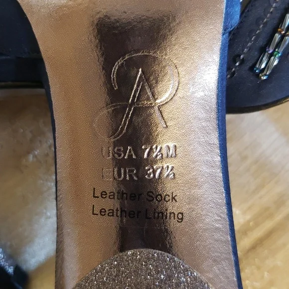 NWoT Adrianna Papell Navy Blue Satin Beaded Pointed Toe Pump, Size 7.5 - Picture 9 of 16